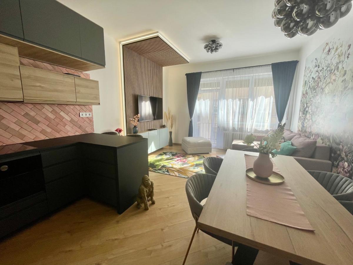 Brand New #hollan#3bedr#2bathr#freeparking Apartamento
