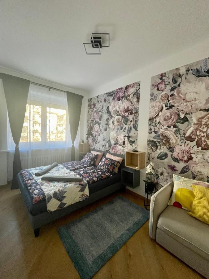 Brand New #hollan#3bedr#2bathr#freeparking * Budapešť